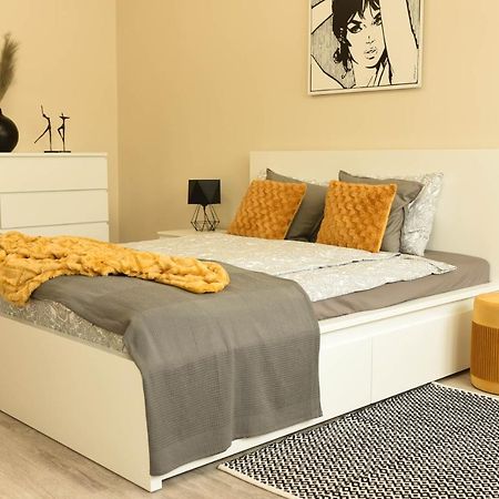 Apartament Studio Klasztorna Dzierżoniów Esterno foto