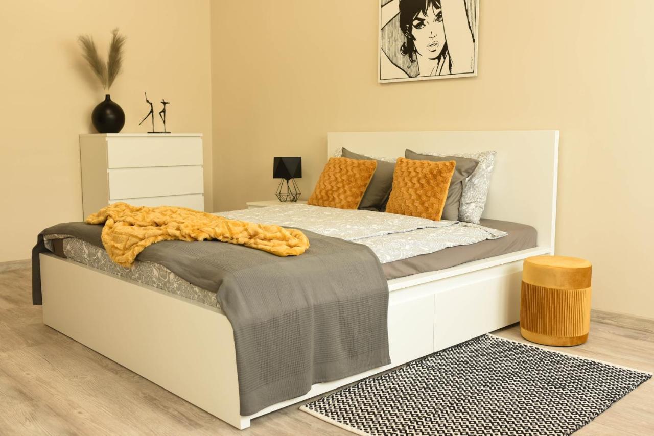 Apartament Studio Klasztorna Dzierżoniów Esterno foto